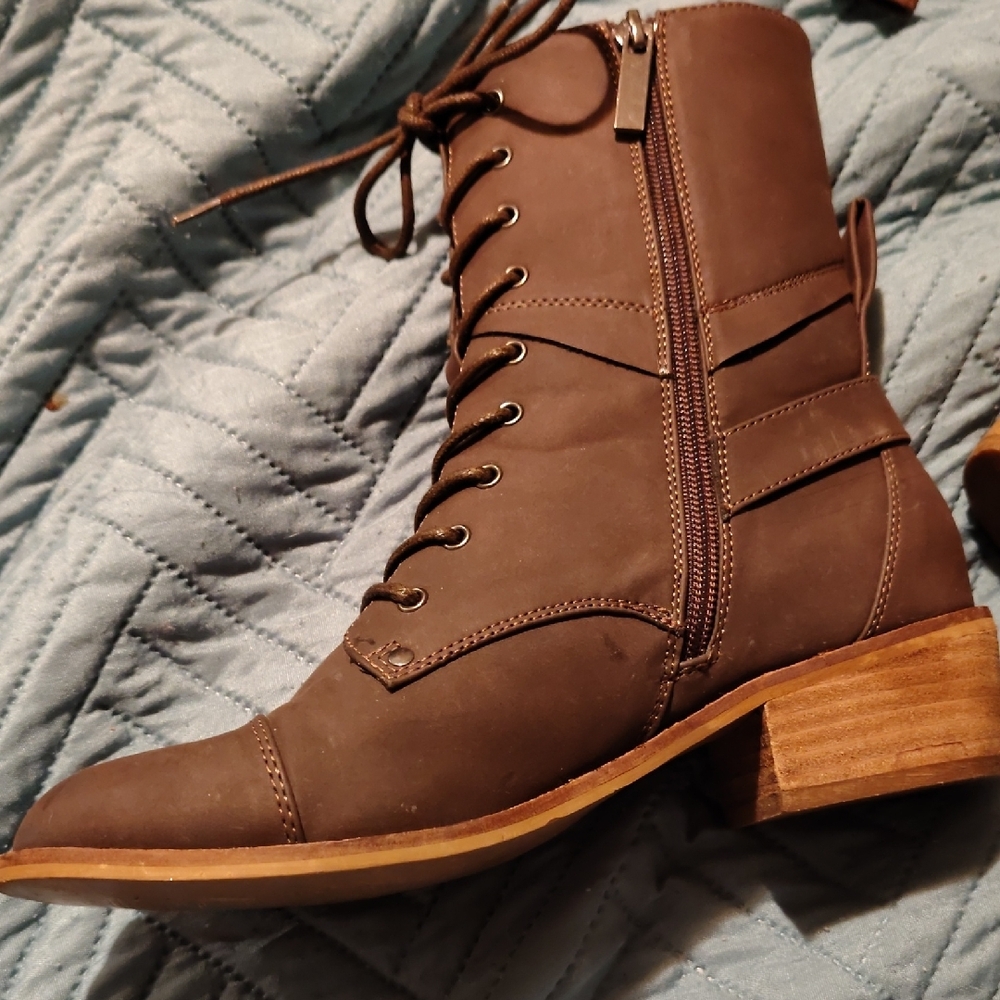 Brown Combat Moto Boots with Chunky Heel and Side Zipper